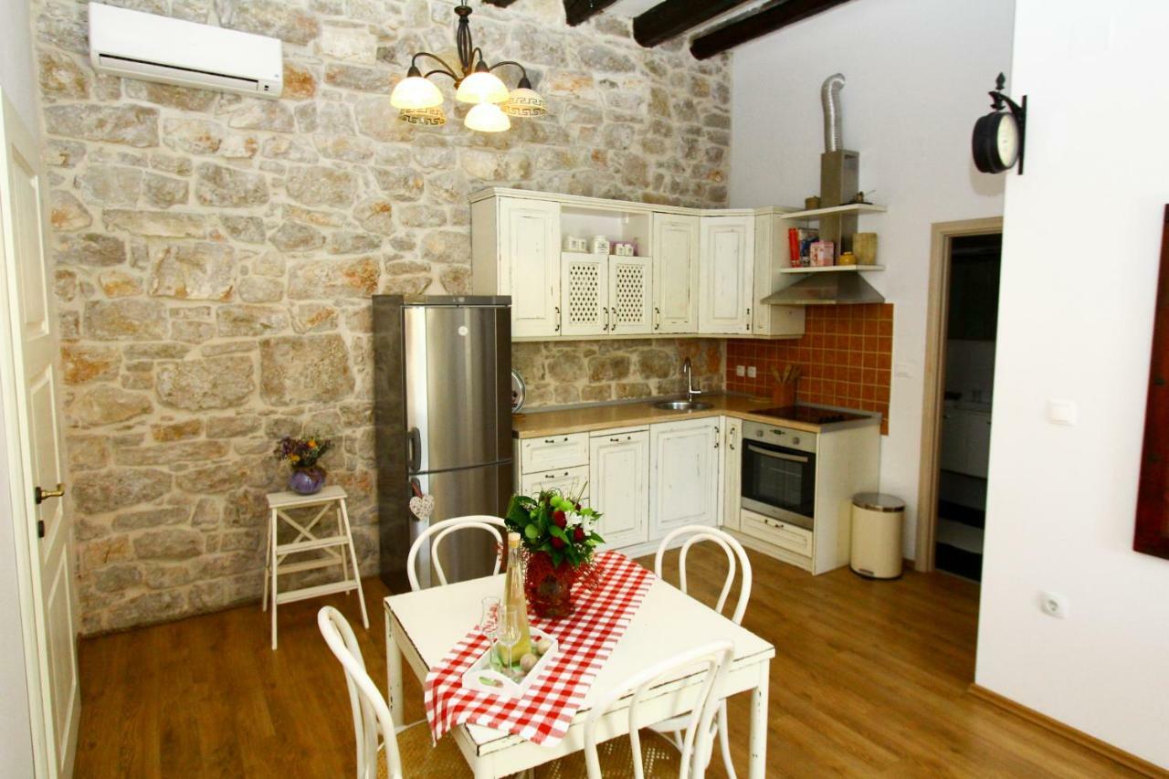 Апартаменти Old House Светі Филип-і-Яков Екстер'єр фото